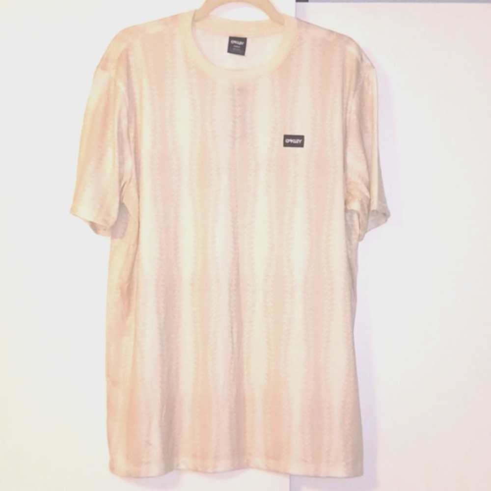 Oakley "Hydrolix" Vertical Sets Tee Rock Fader Logo T-Shirt  in Size L (NWT)